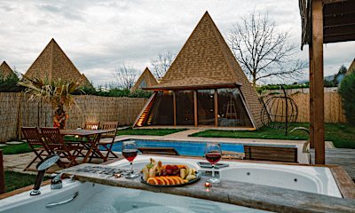 Pyramid Deluxe Havuzlu